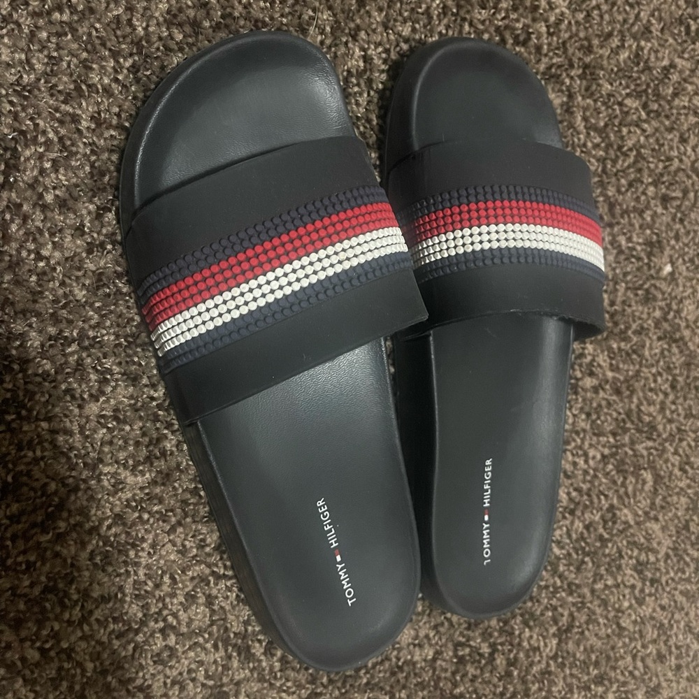 tommy hilfiger slides warn once still new